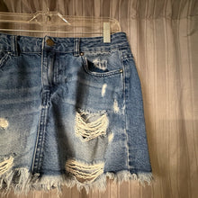Load image into Gallery viewer, Free People SIZE 6 Women's Skirt
