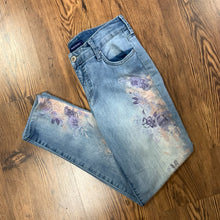 Load image into Gallery viewer, Bandolino SIZE 6 Women&#39;s Jeans
