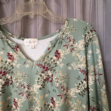 Load image into Gallery viewer, Thyme and Honey SIZE XL Women's Shirt
