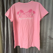 Load image into Gallery viewer, Vineyard Vines SIZE S Women's T-shirt
