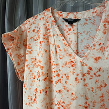 Load image into Gallery viewer, Simply Vera SIZE M Women's Shirt
