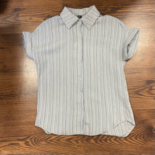 Load image into Gallery viewer, Emery Rose SIZE S Women&#39;s Shirt
