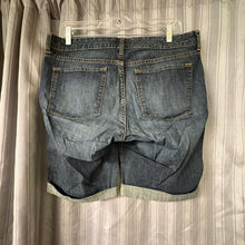 Load image into Gallery viewer, Banana Republic SIZE 10 Women's Shorts

