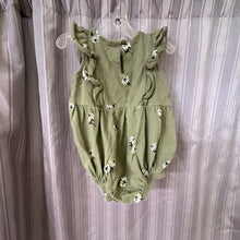 Load image into Gallery viewer, Old Navy SIZE 3-6 Mos Onesie
