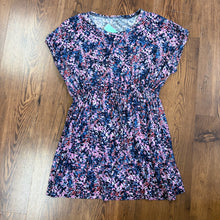 Load image into Gallery viewer, Motherhood SIZE M Maternity Shirt
