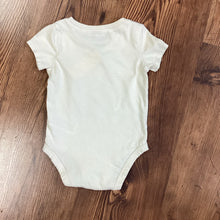 Load image into Gallery viewer, Carter's SIZE 9 Months Onesie Boy's
