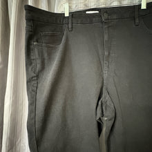 Load image into Gallery viewer, Ava &amp; Viv SIZE 22W Women's Jeans
