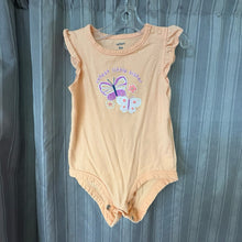 Load image into Gallery viewer, Carter's SIZE 9 Months Onesie
