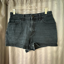 Load image into Gallery viewer, BDg SIZE 6 Women's Shorts
