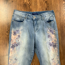 Load image into Gallery viewer, Bandolino SIZE 6 Women&#39;s Jeans

