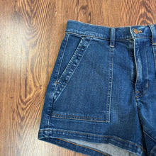 Load image into Gallery viewer, J. Crew SIZE 4 Women&#39;s Shorts
