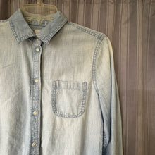 Load image into Gallery viewer, American Eagle SIZE S Junior's Top
