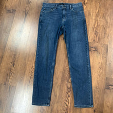 Load image into Gallery viewer, Banana Republic SIZE 32 Men&#39;s Jeans
