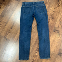 Load image into Gallery viewer, Banana Republic SIZE 32 Men&#39;s Jeans
