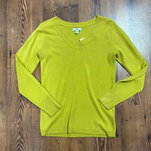 Load image into Gallery viewer, Croft &amp; Barrow SIZE XS Women's Sweater
