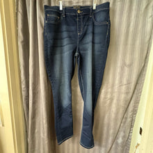 Load image into Gallery viewer, Justice SIZE 22 Jeans
