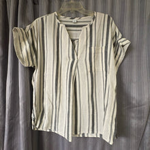 Load image into Gallery viewer, Old Navy SIZE S Women's Shirt
