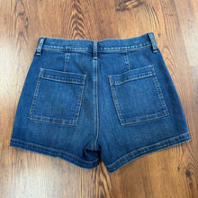 Load image into Gallery viewer, J. Crew SIZE 4 Women&#39;s Shorts
