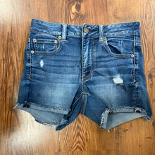 Load image into Gallery viewer, American Eagle SIZE 6 Junior&#39;s Shorts
