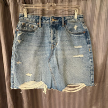 Load image into Gallery viewer, Old Navy SIZE 4 Women's Skirt

