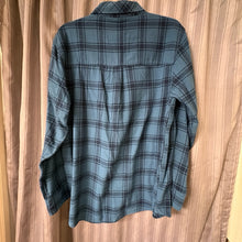 Load image into Gallery viewer, Northeast Outfitters SIZE M Men's Shirt
