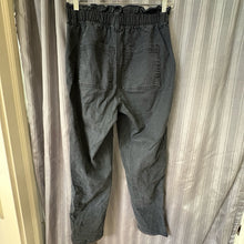 Load image into Gallery viewer, Universal Thread SIZE 2 Women's Pants
