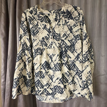 Load image into Gallery viewer, Notations SIZE M Women's Shirt
