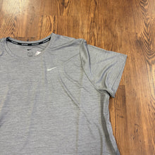 Load image into Gallery viewer, Nike SIZE 3X Women's Athletic Top
