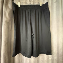 Load image into Gallery viewer, Under Armour SIZE XL Athletic Shorts Boy's
