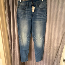 Load image into Gallery viewer, J. Crew SIZE 8 Women's Jeans
