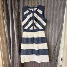 Load image into Gallery viewer, Ivy + Blu SIZE 2 Women's Dress
