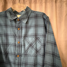 Load image into Gallery viewer, Northeast Outfitters SIZE M Men's Shirt
