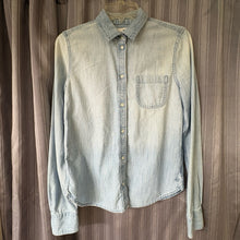 Load image into Gallery viewer, American Eagle SIZE S Junior's Top
