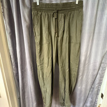 Load image into Gallery viewer, a new day SIZE M Women's Pants
