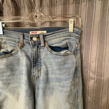 Load image into Gallery viewer, Levi SIZE 2 Women's Jeans
