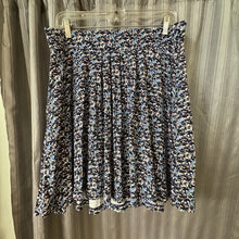 Load image into Gallery viewer, a pea in the pod SIZE S Maternity Skirt

