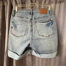 Load image into Gallery viewer, Judy Blue SIZE M Women's Shorts
