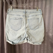 Load image into Gallery viewer, Old Navy SIZE 4 Women's Shorts
