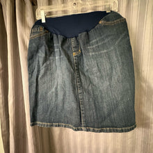 Load image into Gallery viewer, Liz Lange SIZE XS Maternity Skirt
