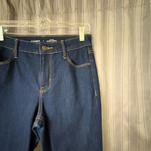Load image into Gallery viewer, Old Navy SIZE 2 Women's Jeans
