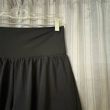 Load image into Gallery viewer, Halara SIZE M Women's Athletic Shorts
