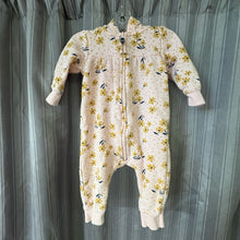 Load image into Gallery viewer, Carter's SIZE 6 Months Romper
