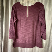 Load image into Gallery viewer, knitted &amp; knotted SIZE M Women's Shirt
