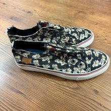 Load image into Gallery viewer, Blowfish SIZE 9 Women's Sneakers
