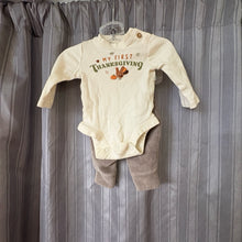 Load image into Gallery viewer, Carter's SIZE Newborn Outfit Boy's
