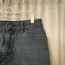 Load image into Gallery viewer, BDg SIZE 6 Women's Shorts
