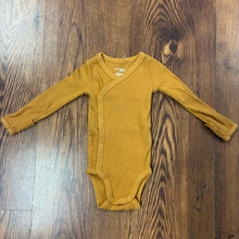Load image into Gallery viewer, Simple Joys SIZE Newborn Onesie Boy's
