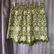 Load image into Gallery viewer, Kathy Ireland SIZE M Women's Shorts
