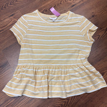 Load image into Gallery viewer, Lauren Conrad SIZE M Women's Shirt
