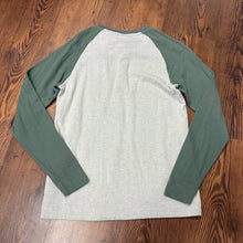 Load image into Gallery viewer, Vineyard Vines SIZE XS Men's Shirt
